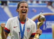 USWNT伟大的托宾·希思宣布退休